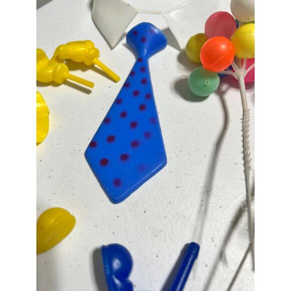 Vintage Cake Decorating Plastic Pieces Toppers Clowns - Picture 5 of 5